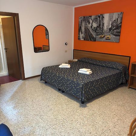 Hotel Benacus Bardolino Extérieur photo