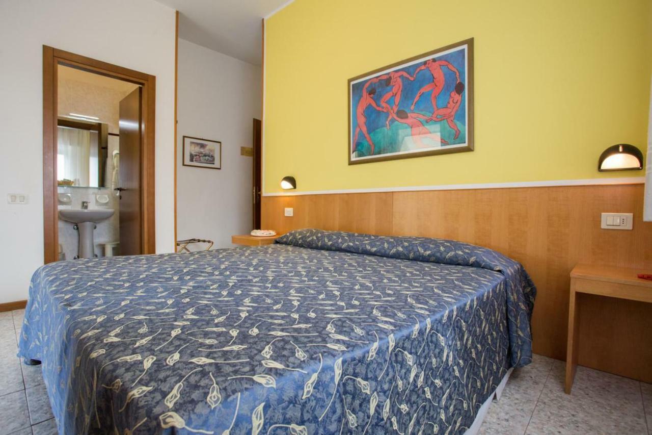 Hotel Benacus Bardolino Extérieur photo