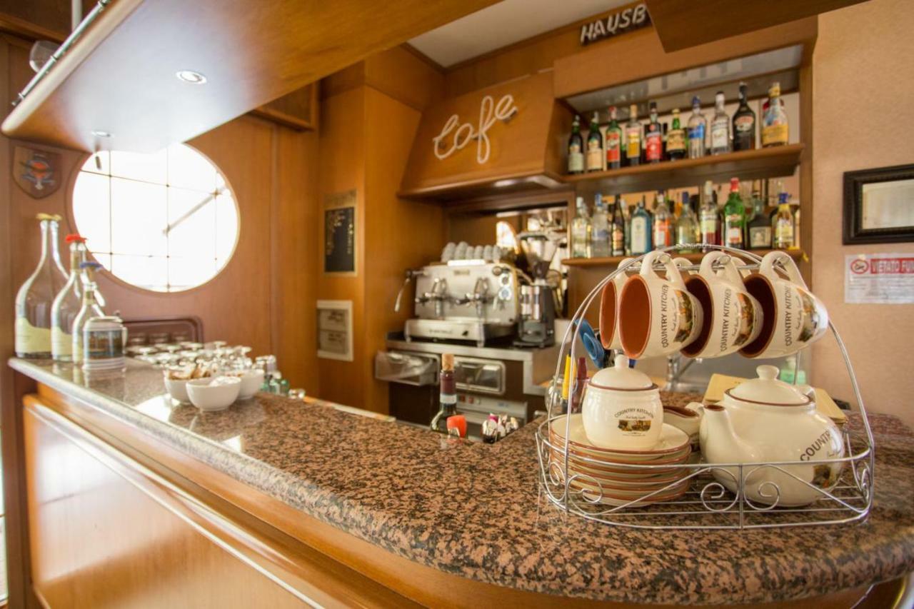 Hotel Benacus Bardolino Extérieur photo