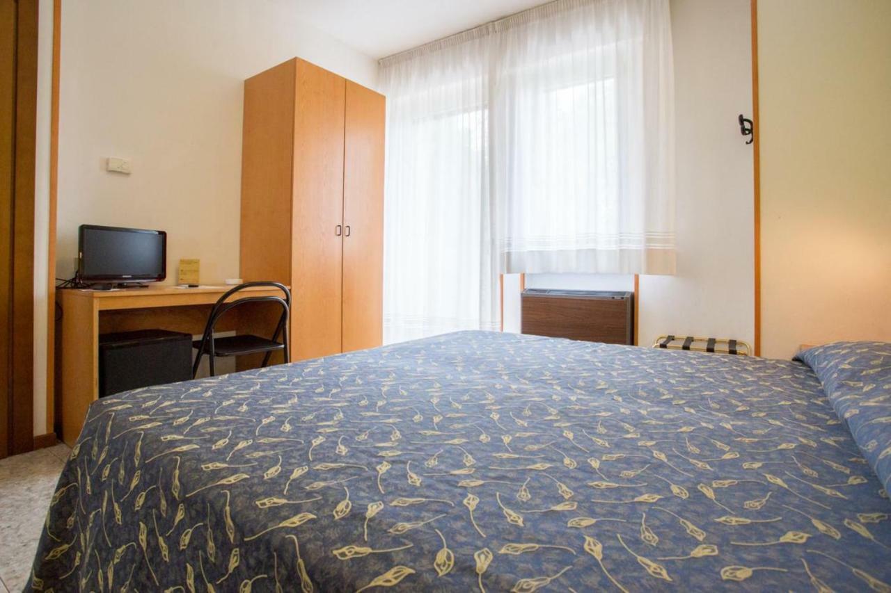 Hotel Benacus Bardolino Extérieur photo
