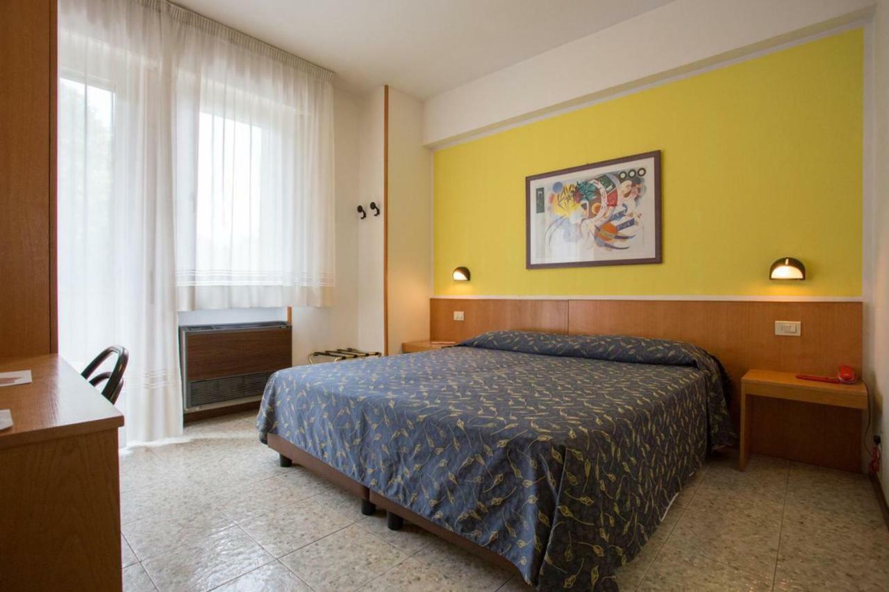 Hotel Benacus Bardolino Extérieur photo