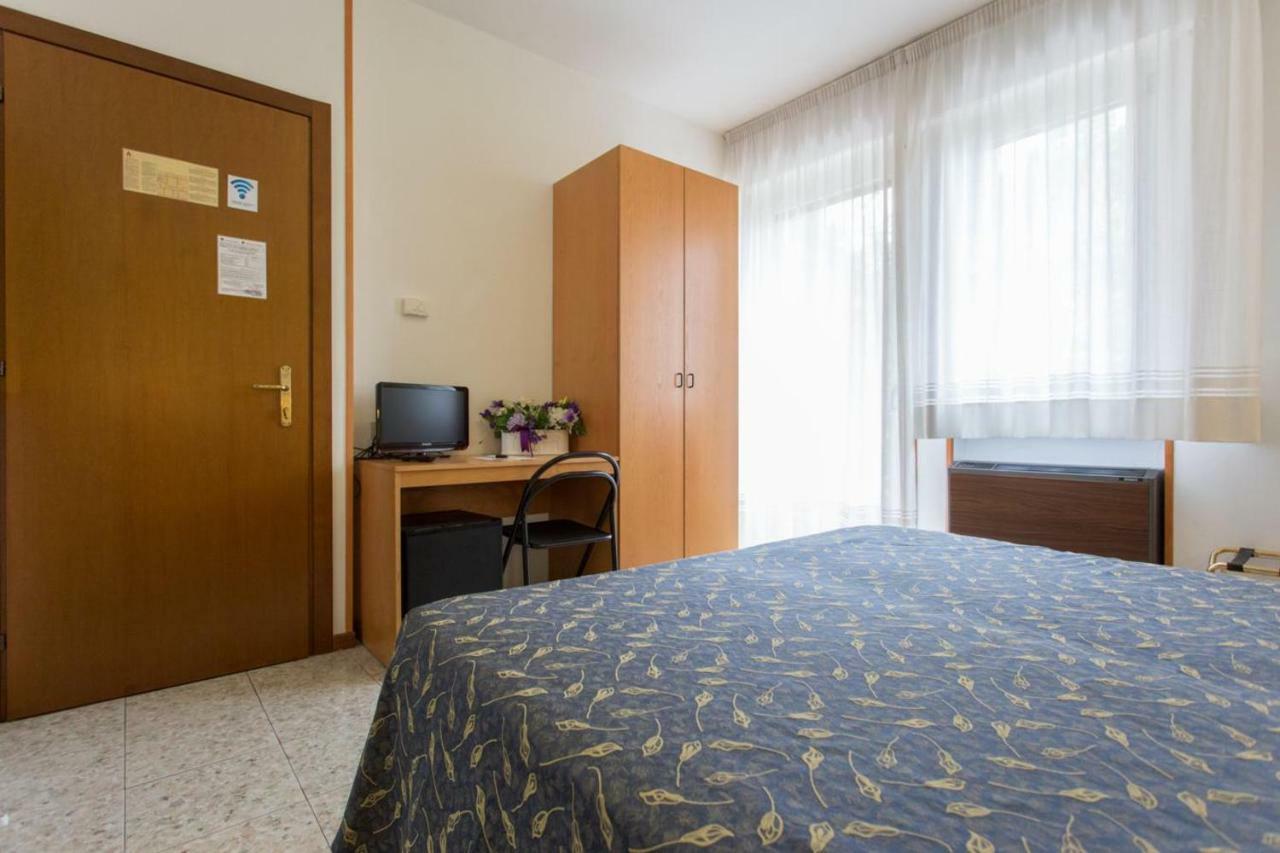 Hotel Benacus Bardolino Extérieur photo